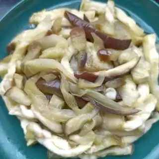 Make Garlic chili cheese fries step 7