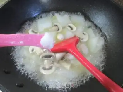 Make Squeeze the mushroom soup step 3
