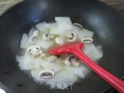 Make Squeeze the mushroom soup step 4