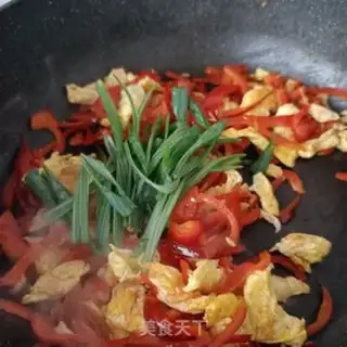Make Pepper fried eggs step 8