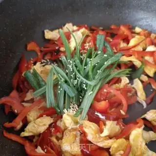 Make Pepper fried eggs step 9