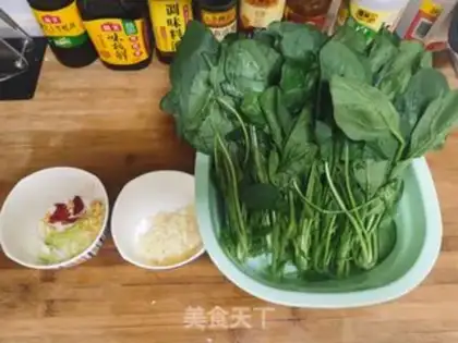 Make Garlic spinach step 0