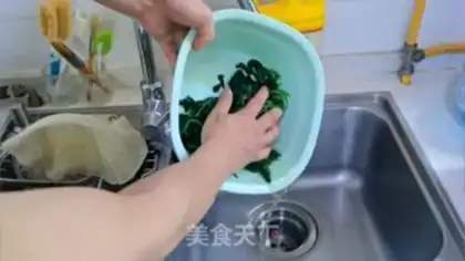 Make Garlic spinach step 3
