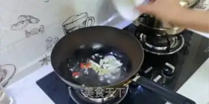 Make Garlic spinach step 4