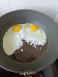 Make Fried eggs step 2