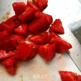 Make cucumber tomato crotch step 2