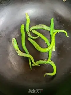 Make Chili with leather eggs step 0