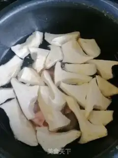 Make Chicken soup with durian shells step 3