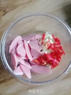 Make Ham sausage and cucumber step 1