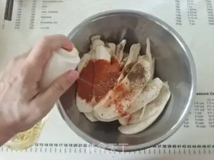 Make Air-fried spicy apricot mushrooms step 1