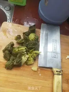 Make The gold soup and sour fish step 1