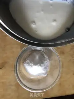 Make # White and powdered milk # step 4