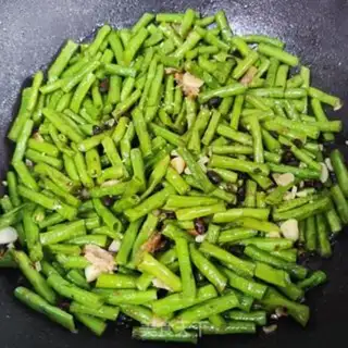 Make Garlic beans step 4