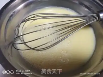 Make Cracking eggs step 1