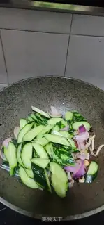 Make Onion bean fried cucumber step 4