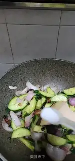 Make Onion bean fried cucumber step 5