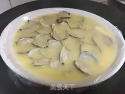 Make Cracking eggs step 4