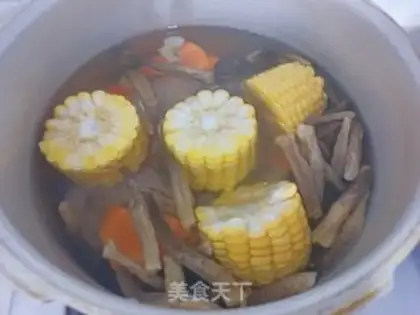 Make Moose mushroom bone corn noodle step 2