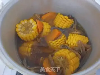 Make Moose mushroom bone corn noodle step 3