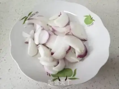 Make Green bean sprouts of onion fried potato noodles step 1