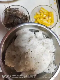 Make Shrimp head corn fried rice step 0