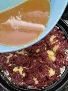 Make Golden pins and mushrooms, tofu beef step 11