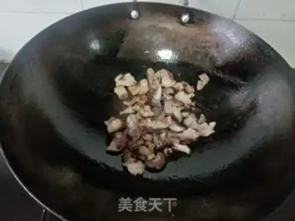 Make Pyramid fragrance step 1