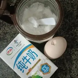 Make Scrambling tea and eggs step 1