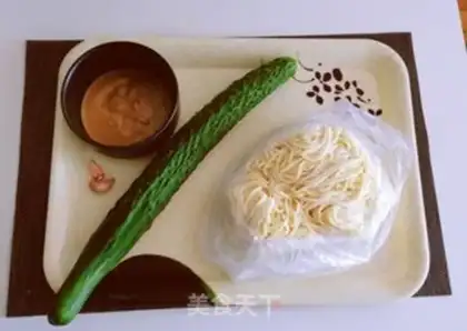 Make cucumber noodles step 0