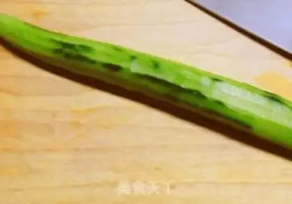 Make cucumber noodles step 1