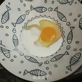 Make Scrambling tea and eggs step 3