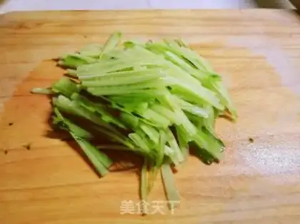 Make cucumber noodles step 2