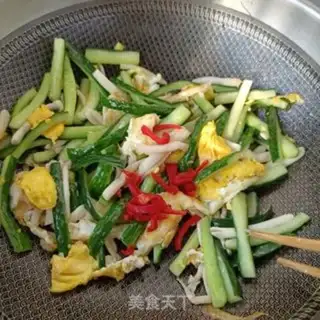 Make White mushroom cucumber fried eggs step 11