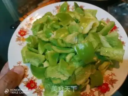 Make Potato pepper fried eggs step 0