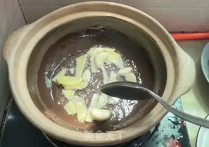 Make Pickles dry pork step 3