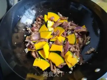 Make Pumpkin with pork and eggplant step 6