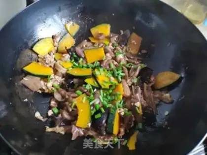 Make Pumpkin with pork and eggplant step 7