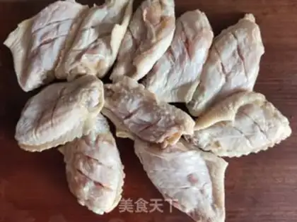 Make The spicy chicken wings step 0