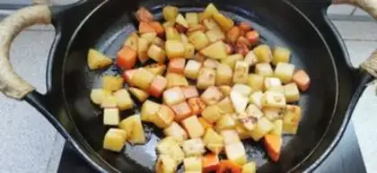 Make Black pepper potato chicken step 4