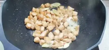 Make Black pepper potato chicken step 5