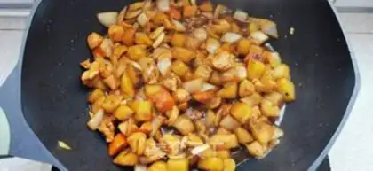 Make Black pepper potato chicken step 7