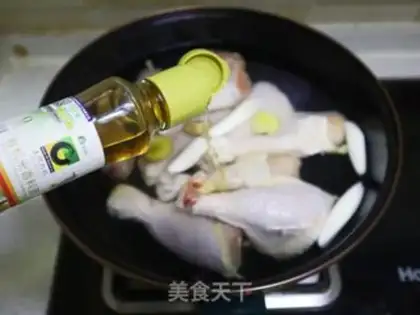 Make Chicken leg with sauce step 1
