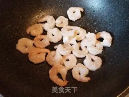 Make Shrimp fried eggs step 3