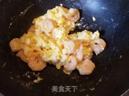 Make Shrimp fried eggs step 5