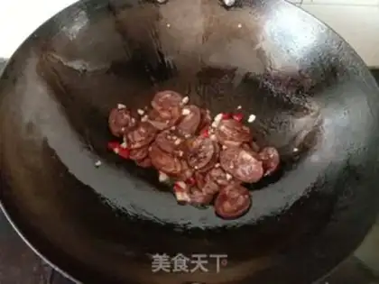 Make Spicy sausage onions step 3