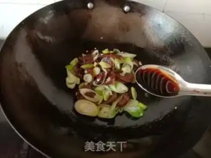 Make Spicy sausage onions step 5