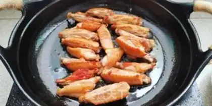 Make Roasted chicken wings onions step 4