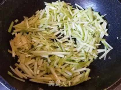 Make Shrimp fried eggs step 8