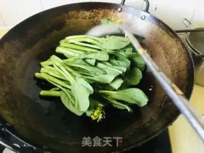 Make Garlic cabbage step 1