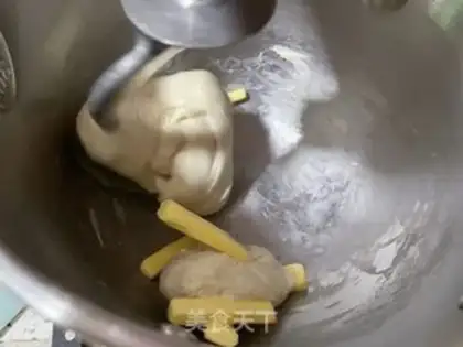 Make Bacon cheese rolls step 2